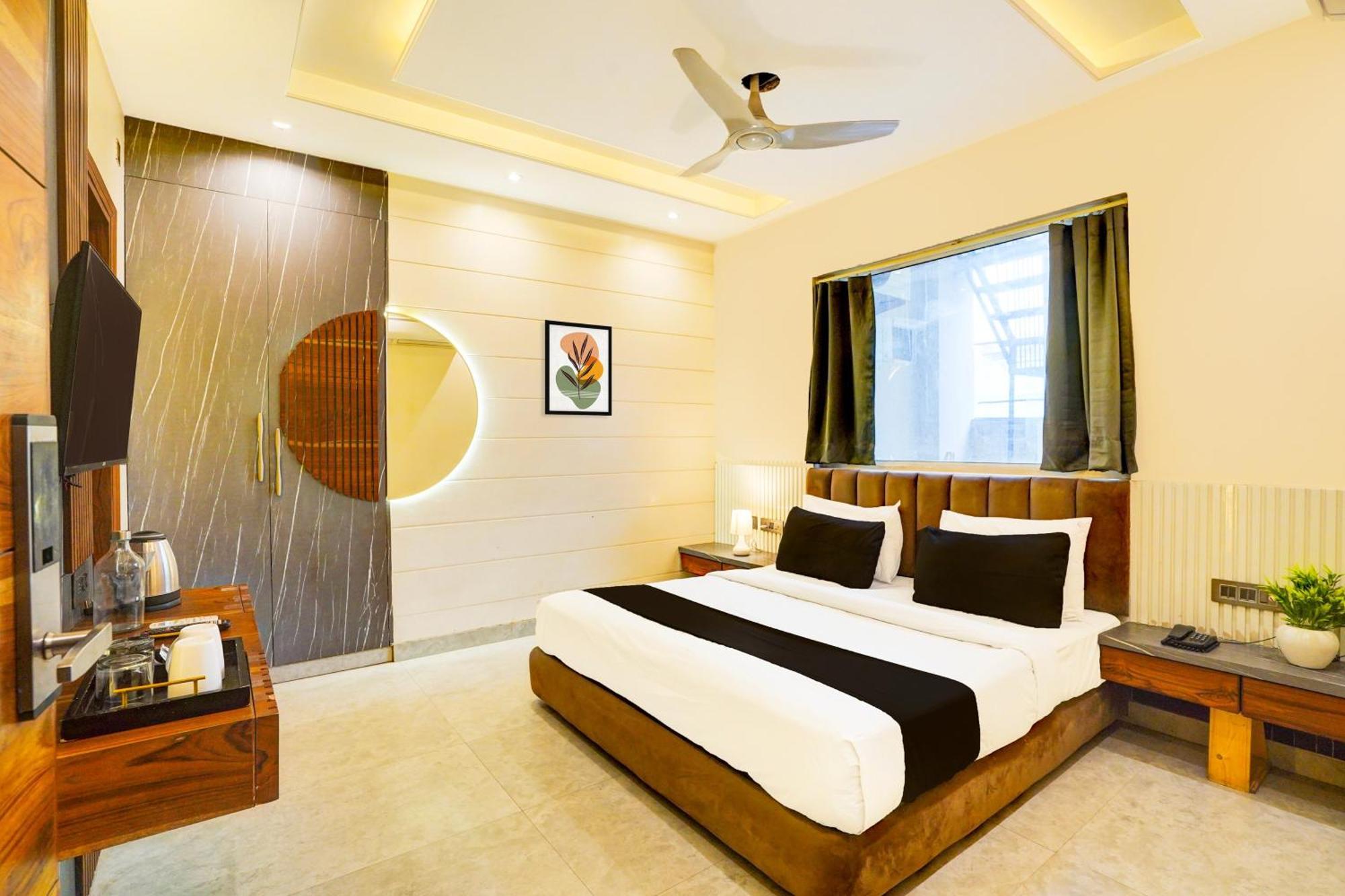 The Frist Collection Hotel New Delhi Exterior photo