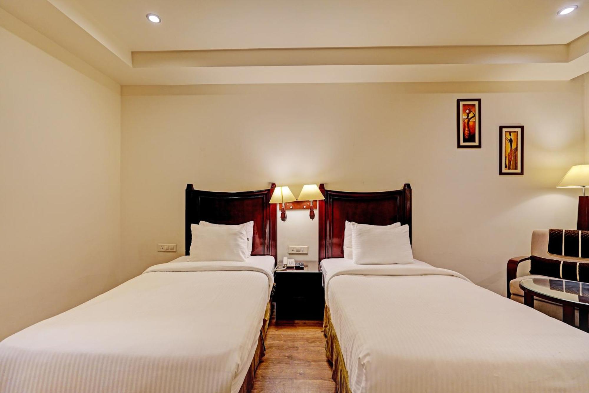 The Frist Collection Hotel New Delhi Exterior photo