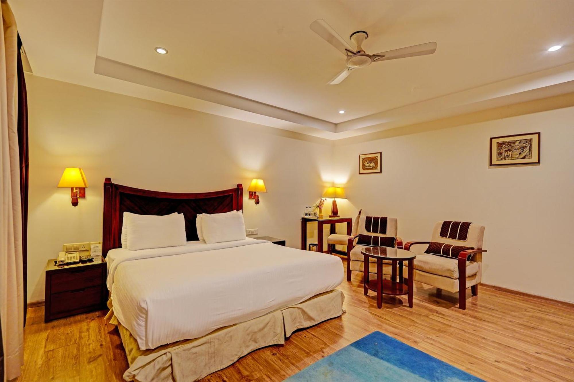 The Frist Collection Hotel New Delhi Exterior photo